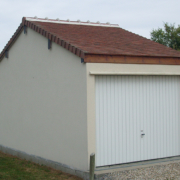Garage préfabriqué béton 2 pentes et 1 porte de garage