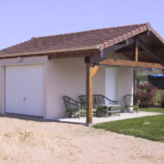 Garage 2 pentes et 1 porte avec auvent