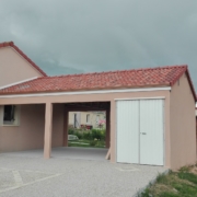Abris double avec auvent béton en tuile