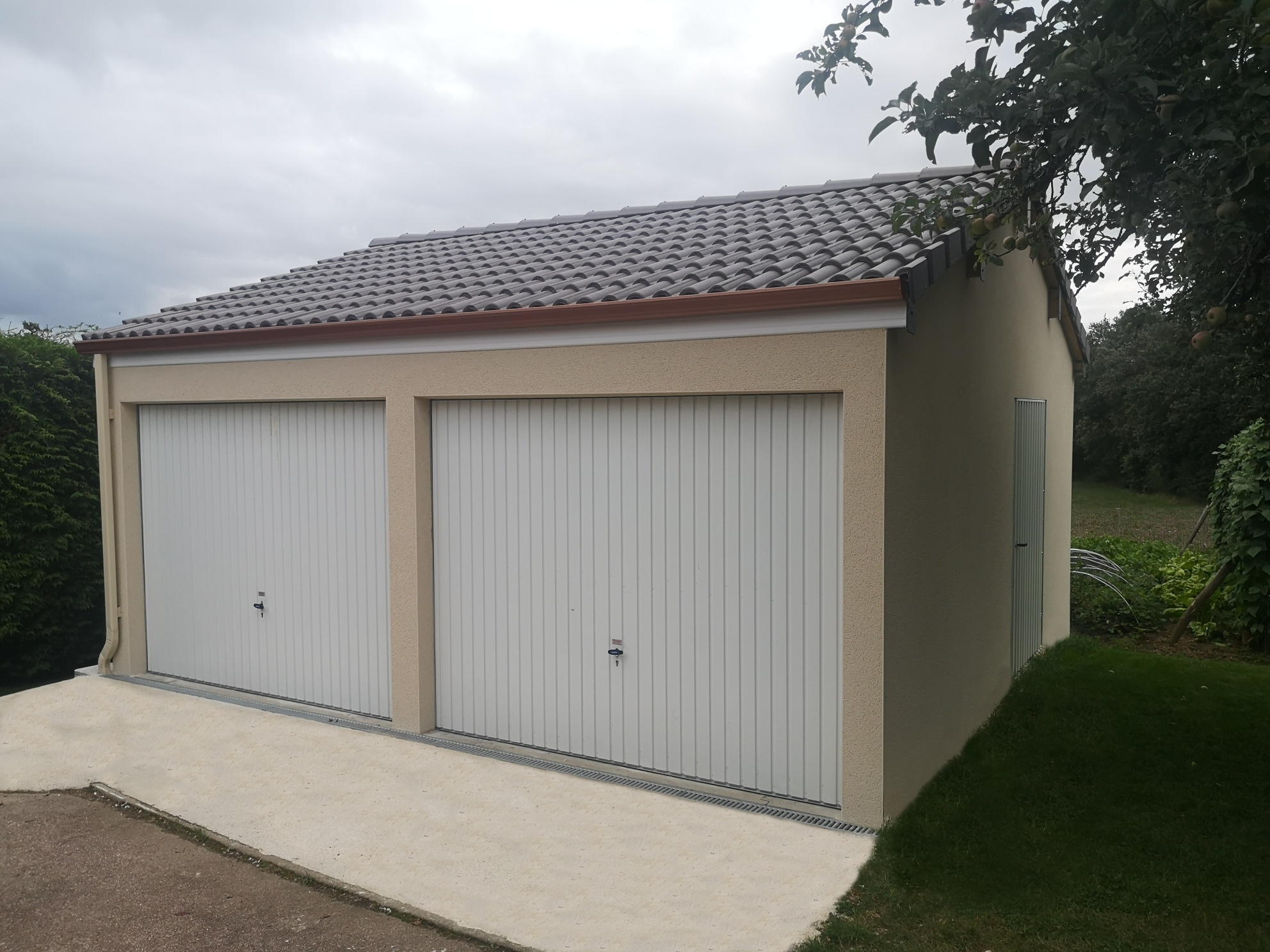 Garage préfabriqué double